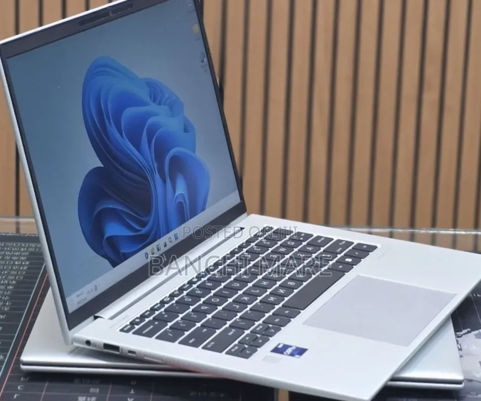 New Laptop HP EliteBook 840 G9 16GB Intel Core i7 SSD 512GB