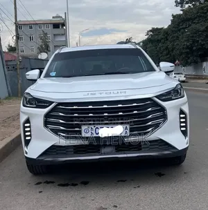 Jetour X70 Plus 2022 White