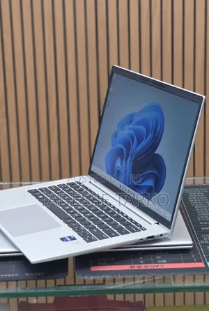 New Laptop HP EliteBook 840 G10 16GB Intel Core i7 SSD 512GB
