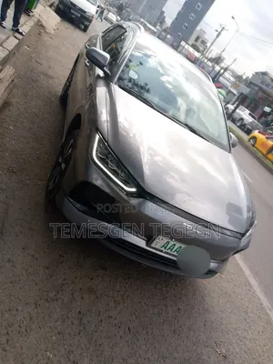 BYD E2 43 kWh 94 hp FWD 2025 Silver