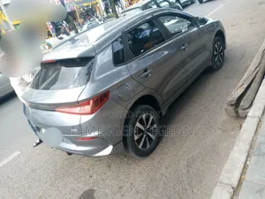 BYD E2 43 kWh 94 hp FWD 2025 Silver