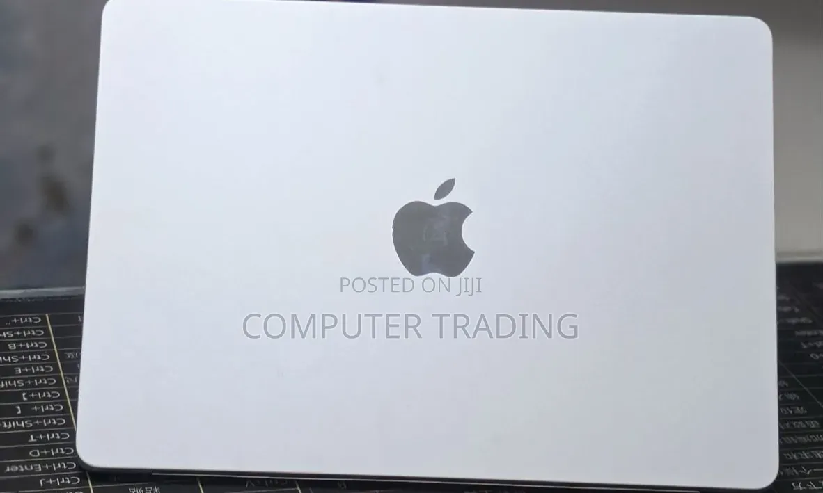 New Laptop Apple MacBook Air 2025 M4 16GB Intel Core i7 SSD 512GB