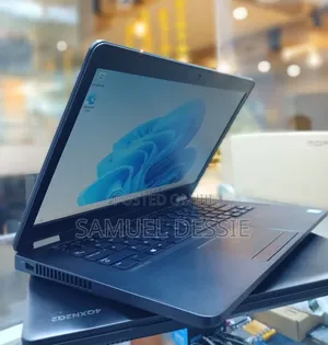 Laptop Dell Latitude 14 E5470 4GB Intel Core i3 SSD 128GB
