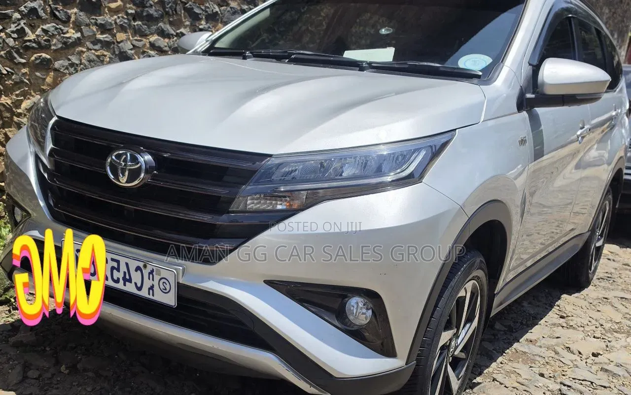 Toyota Rush 2023 Silver