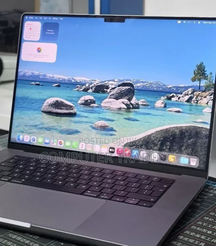 New Laptop Apple MacBook Pro 2021 M1 32GB Intel Core i7 SSD 512GB