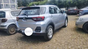 Toyota Raize 2023 Silver