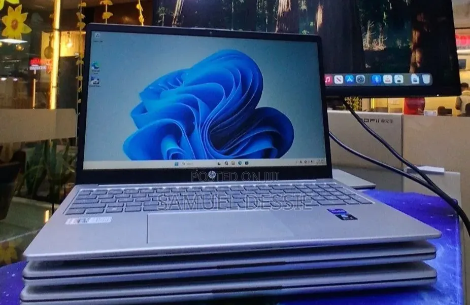 New Laptop HP Stream Notebook 16GB Intel Core i7 SSD 1T