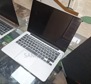 New Laptop Apple MacBook Pro 2015 16GB Intel Core i5 SSD 256GB