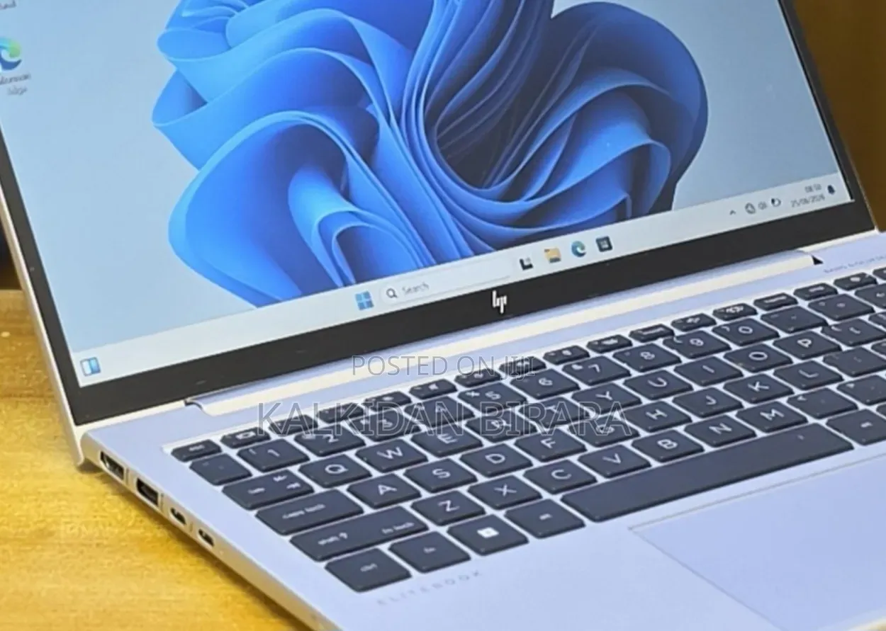 New Laptop HP EliteBook 830 G9 16GB Intel Core i7 SSD 512GB