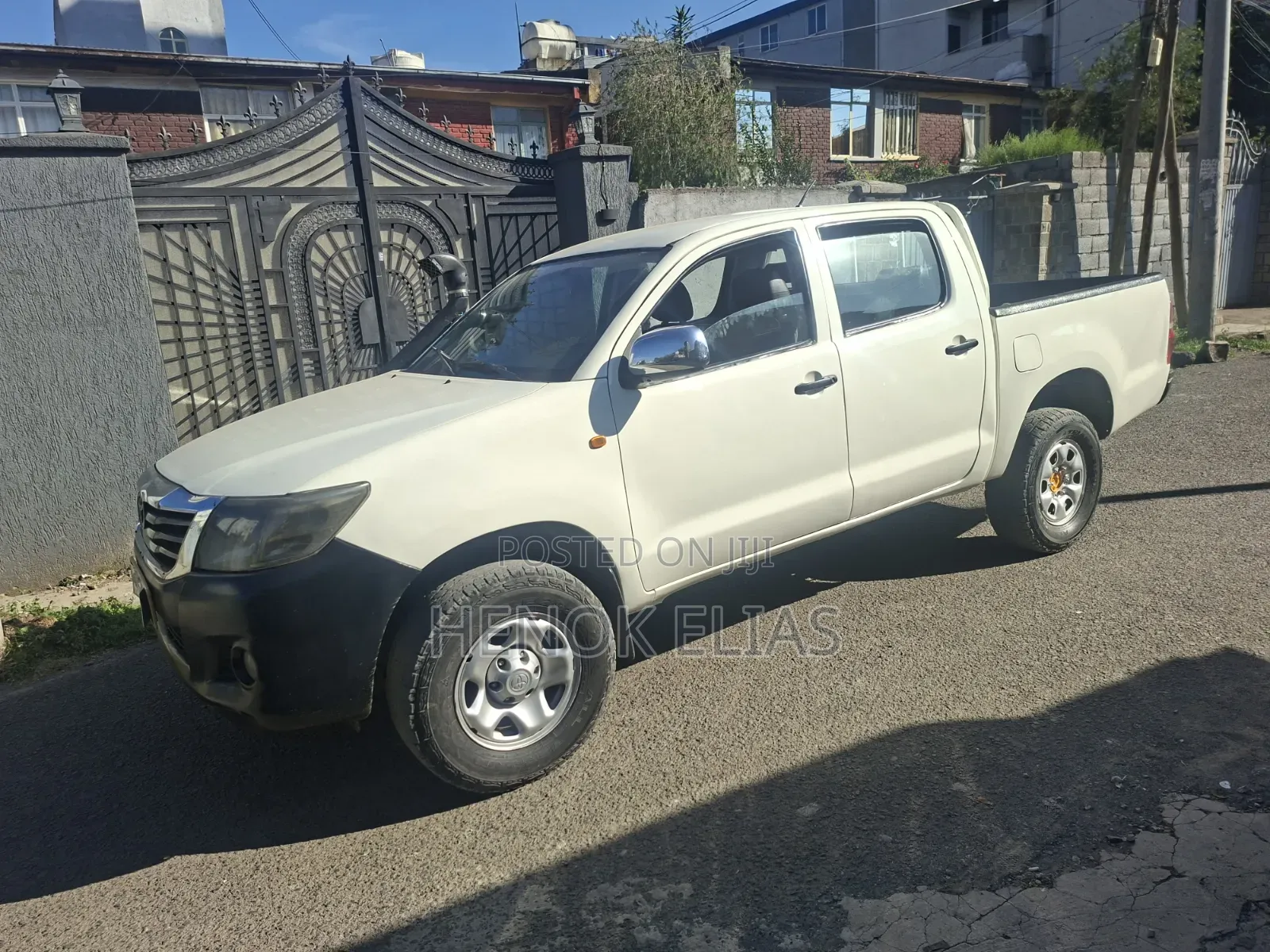 Toyota Hilux SR 4x4 2015 White