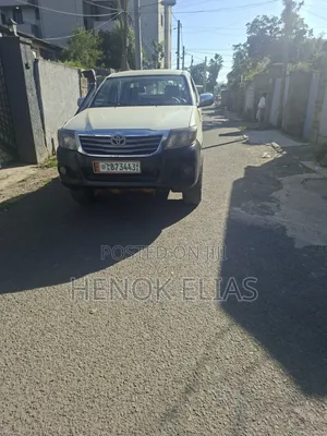 Toyota Hilux SR 4x4 2015 White