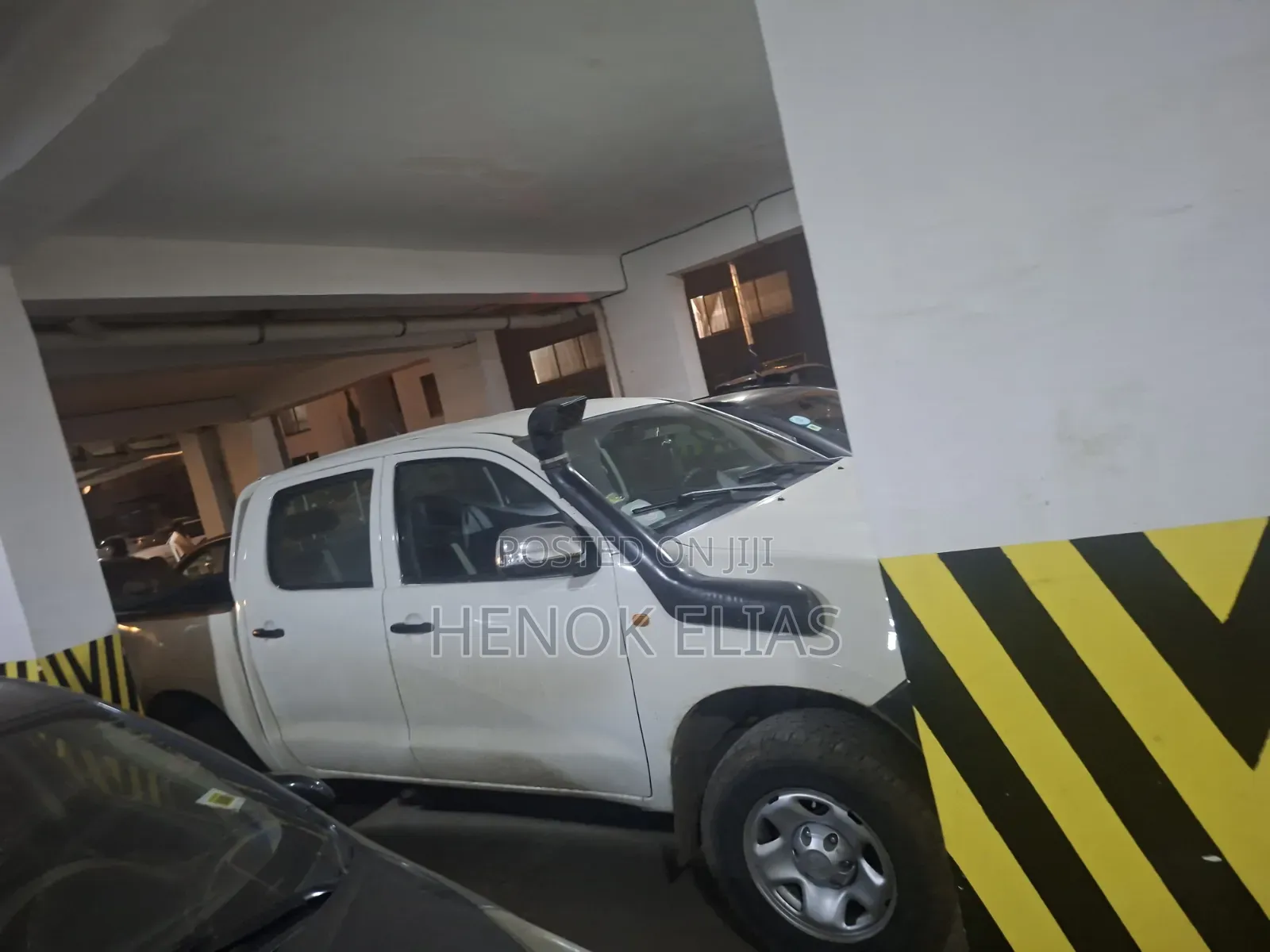 Toyota Hilux SR 4x4 2015 White