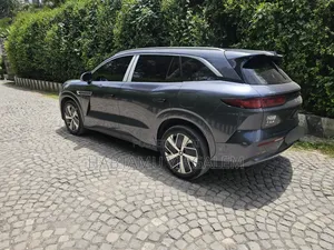 BYD Tang EV 2025