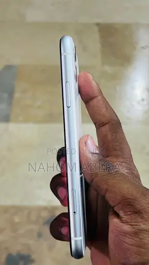 Apple iPhone 11 64 GB White