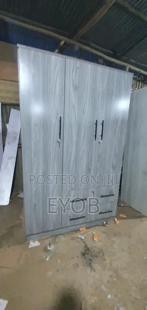 1.20 Laminate Closet