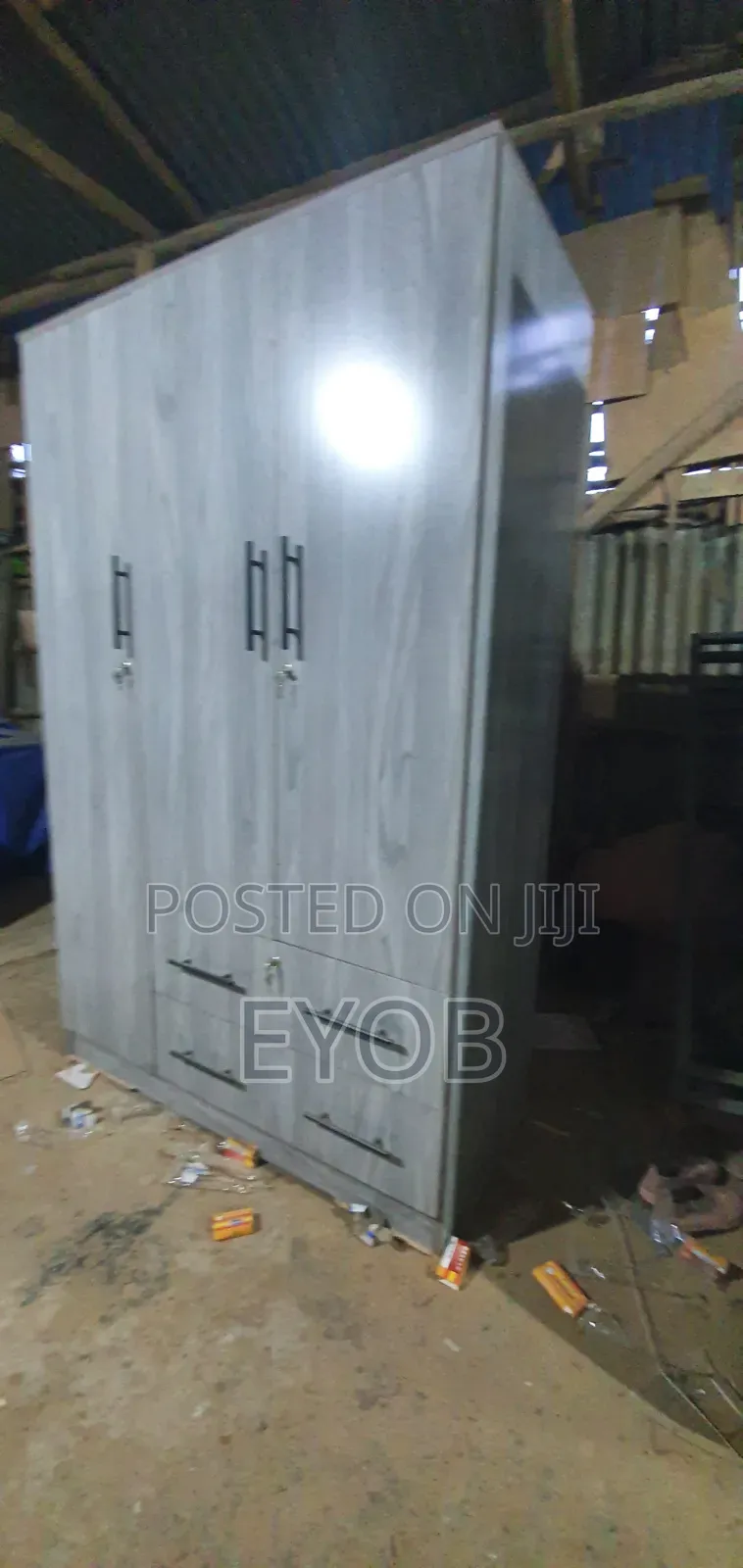 1.20 Laminate Closet