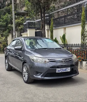 Toyota Yaris 2014 Gray