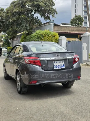 Toyota Yaris 2014 Gray