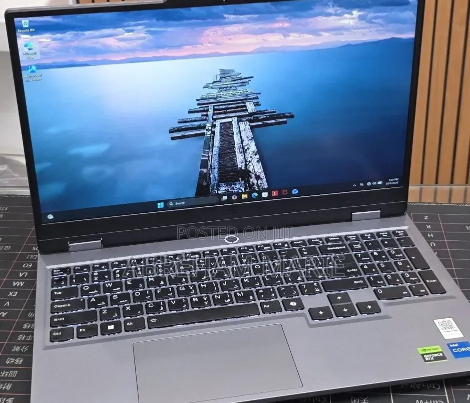 New Laptop Lenovo LOQ 15AHP10 8GB Intel Core i5 SSD 512GB