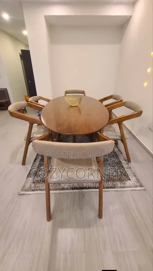 Order Architectural 6 Seaters Dining Set. የመመገቢያ ጠረጴዛ
