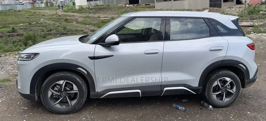 BYD Yuan Up 2025 Silver