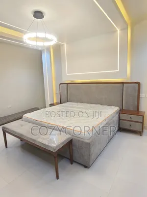 Sleek 1.50 Bed With Side Drawers & a Bench. አልጋ