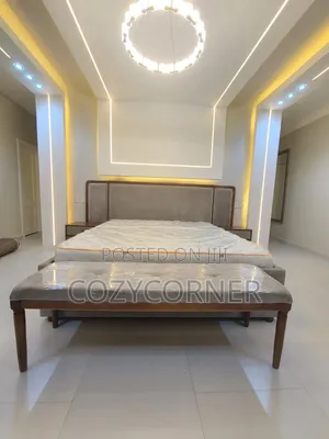 Sleek 1.50 Bed With Side Drawers & a Bench. አልጋ