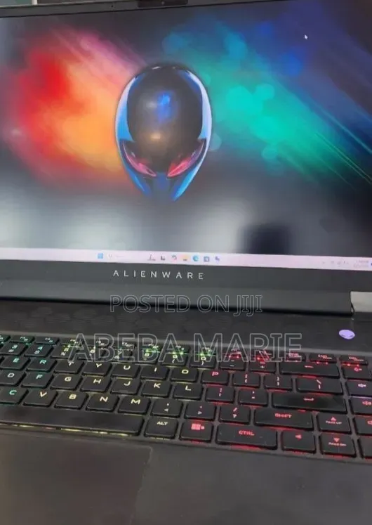 New Laptop Alienware M16 R1 16GB AMD Ryzen 9 SSD 1T