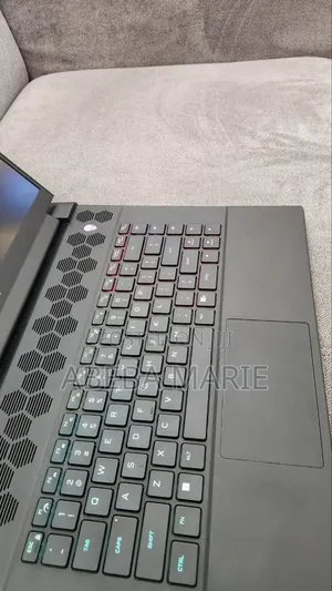 New Laptop Alienware M16 R1 16GB AMD Ryzen 9 SSD 1T