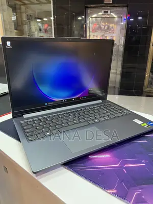 New Laptop Lenovo 16GB Intel Core i5 SSD 512GB