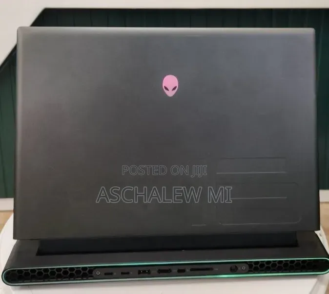 New Laptop Alienware M16 R1 16GB AMD Ryzen 9 SSD 1T