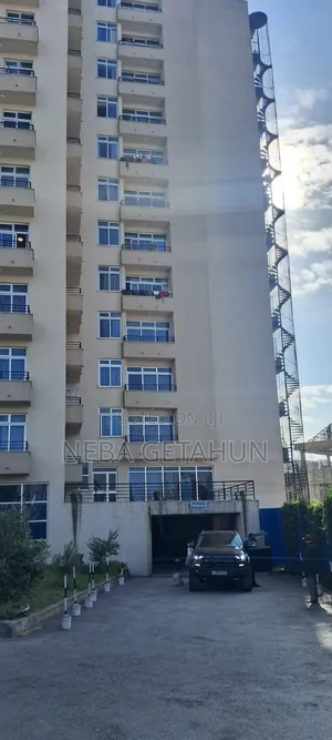 3bdrm Apartment in Zenebefirew, Kirkos for sale