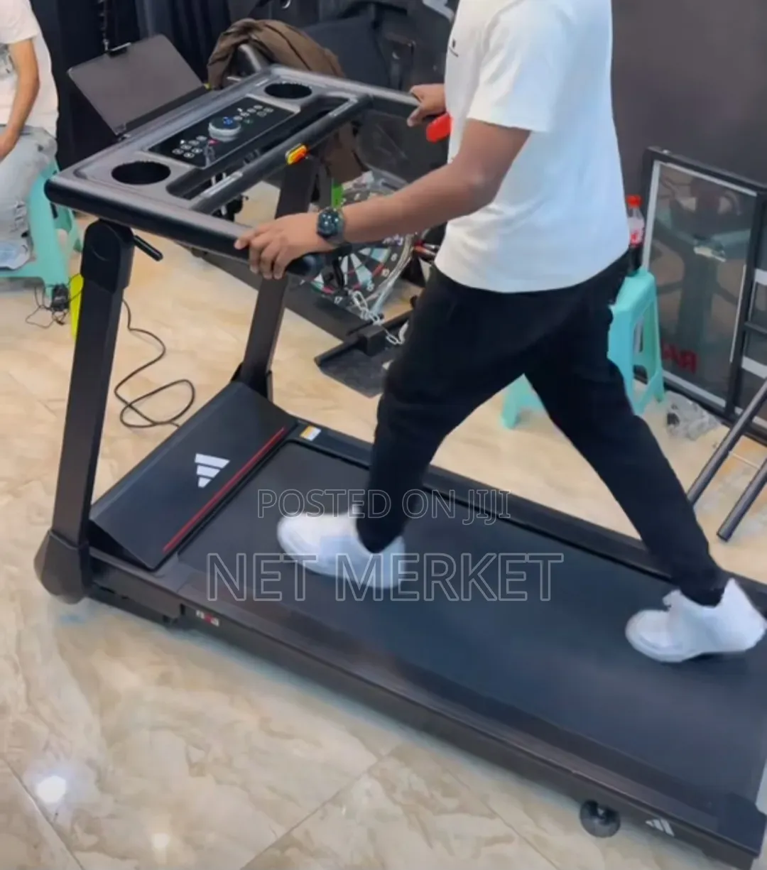 TREADMILL Adidas T1
አስተማማ
ደውለው ያማክሩን