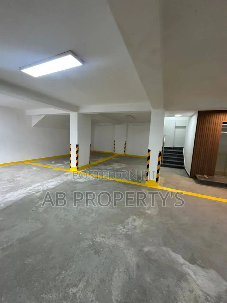 Furnished 20bdrm Apartment in መስቀል ፍላወር, Bole for sale