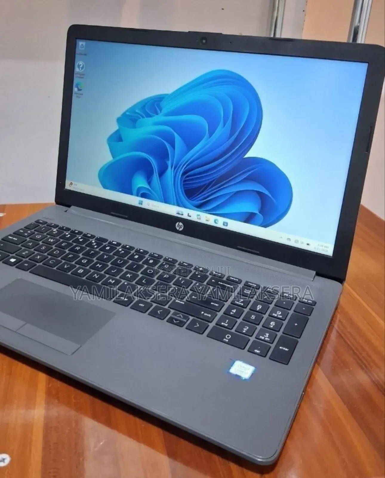 New Laptop HP 250 G7 8GB Intel Core i7 SSD 256GB