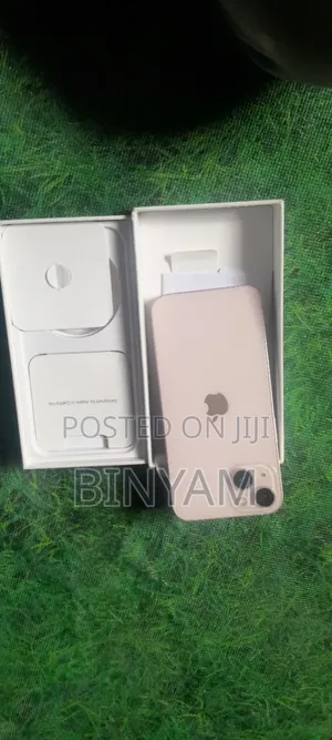 New Apple iPhone 13 128 GB Gold