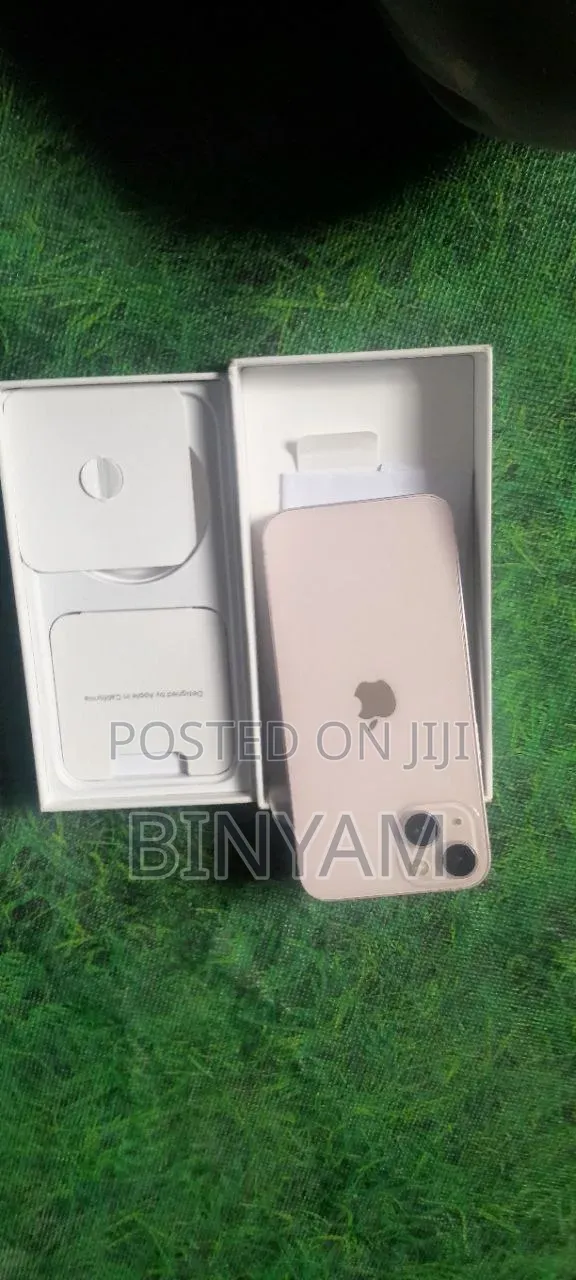 New Apple iPhone 13 128 GB Gold