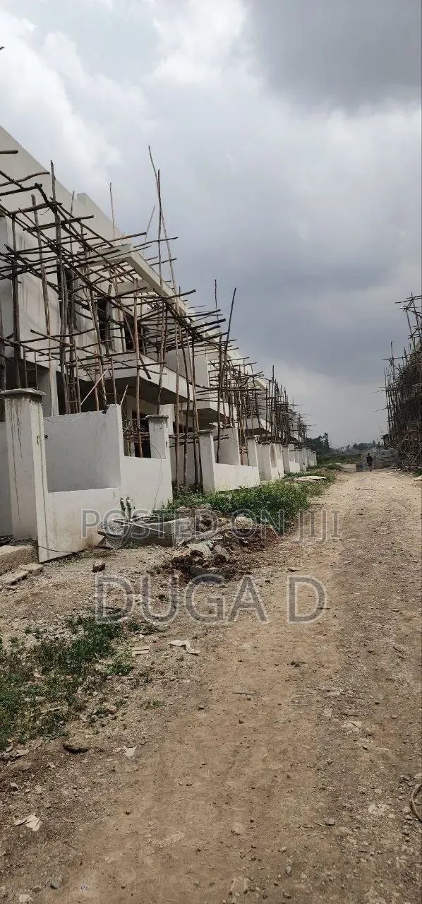 4bdrm Villa in Eniy Realestate, Bole for sale