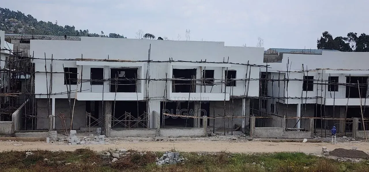 4bdrm Villa in Eniy Realestate, Bole for sale
