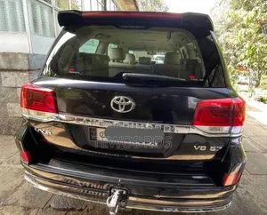 Toyota Land Cruiser for Rent