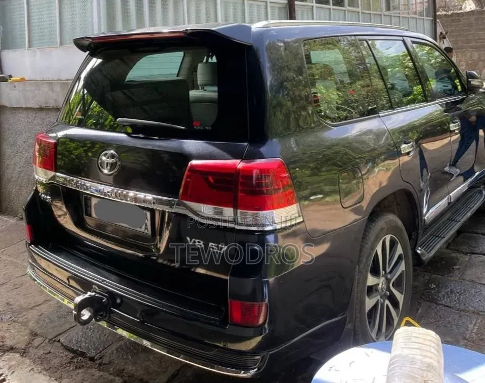 Toyota Land Cruiser for Rent