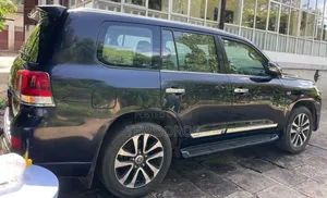 Toyota Land Cruiser for Rent