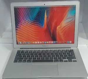 New Laptop Apple MacBook Pro 2017 8GB Intel Core i5 SSD 256GB