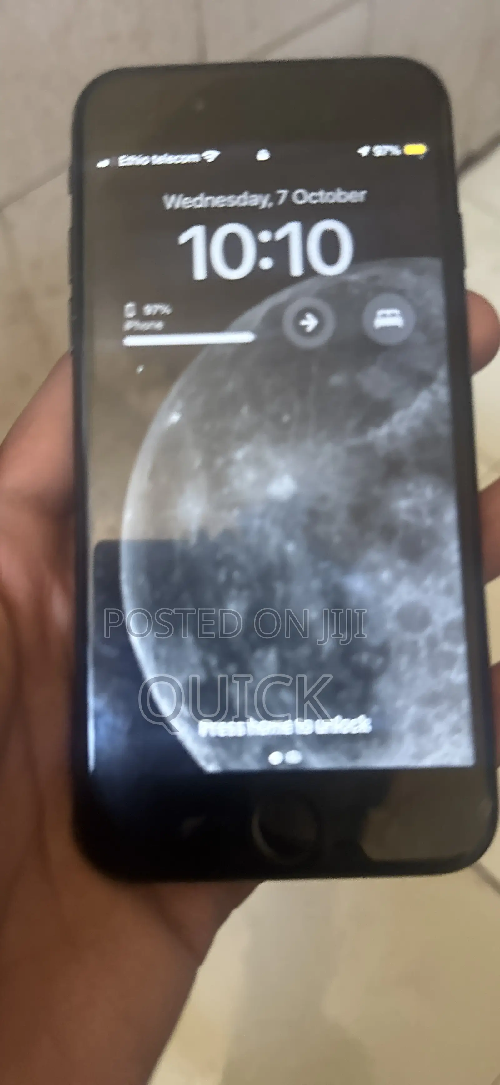 Apple iPhone SE (2020) 64 GB Black