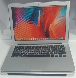 New Laptop Apple MacBook Pro 2017 8GB Intel Core i5 SSD 256GB