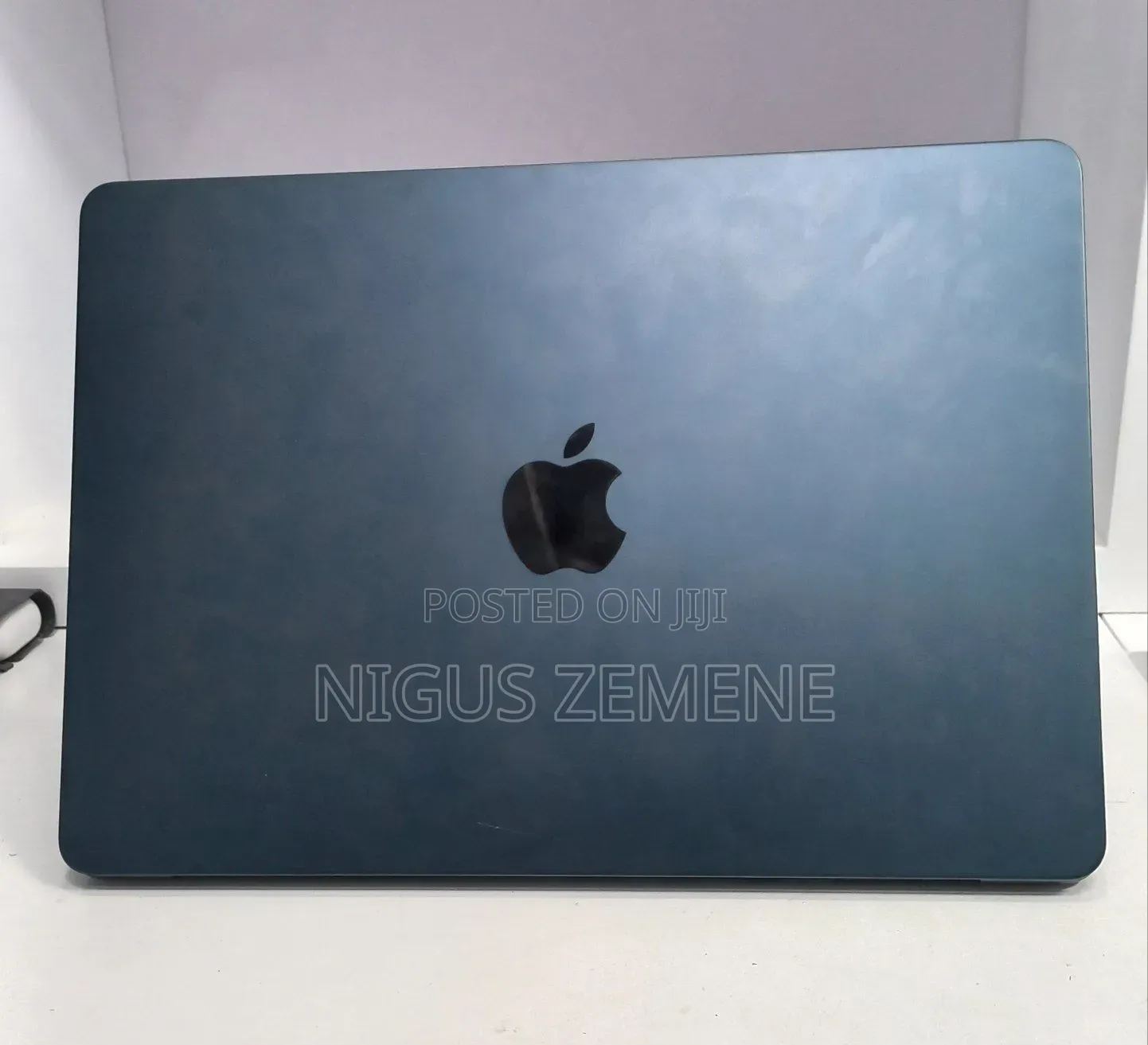 New Laptop Apple MacBook Air 2022 M2 8GB Apple M2 SSD 256GB