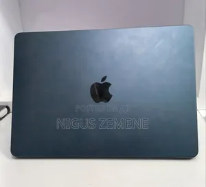 New Laptop Apple MacBook Air 2022 M2 8GB Apple M2 SSD 256GB