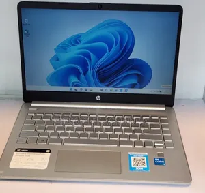 New HP EliteBook 6 G1i Notebook AI PC 4GB Intel Core i5 SSD 256GB