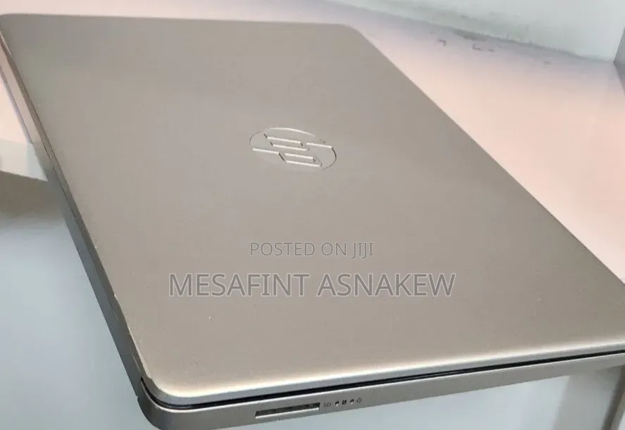 New HP EliteBook 6 G1i Notebook AI PC 4GB Intel Core i5 SSD 256GB