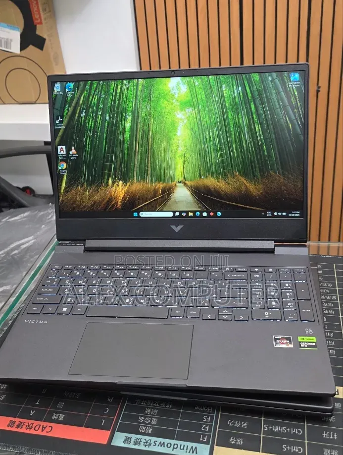 New Laptop HP Victus 15 8GB AMD Ryzen 5 SSD 512GB